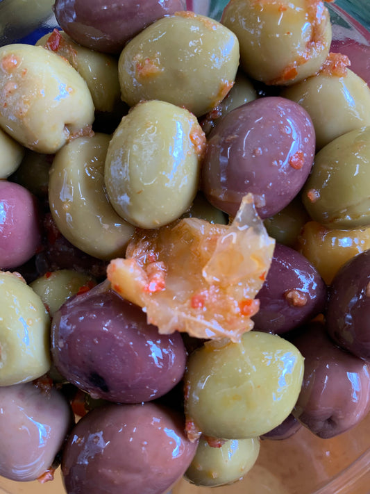 Olives vertes et rouges à la marocaine