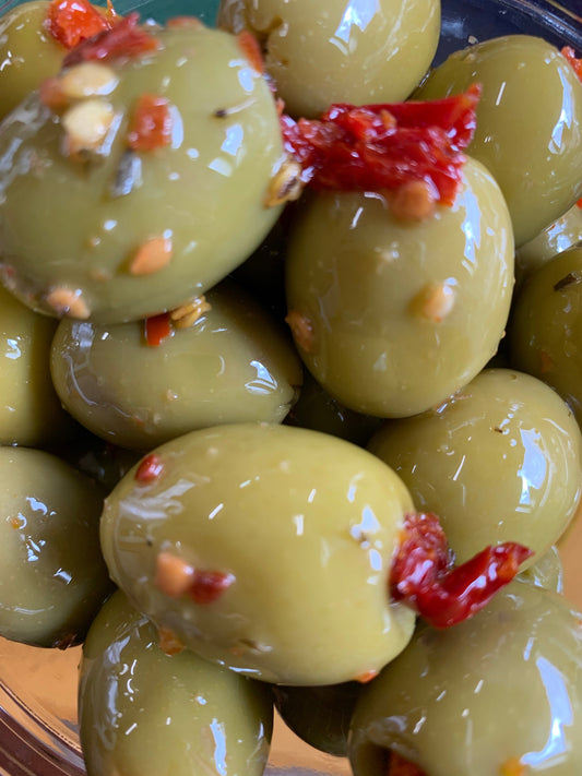 Olives vertes farcies aux tomates séchées 16 oz